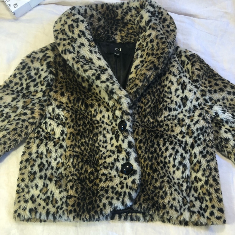 Forever 21 Cropped Leopard Faux Fur Jacket - Picture 1 of 5